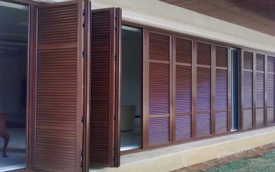 Persianas Exteriores Abatibles: Protección y Estilo para tu Fachada