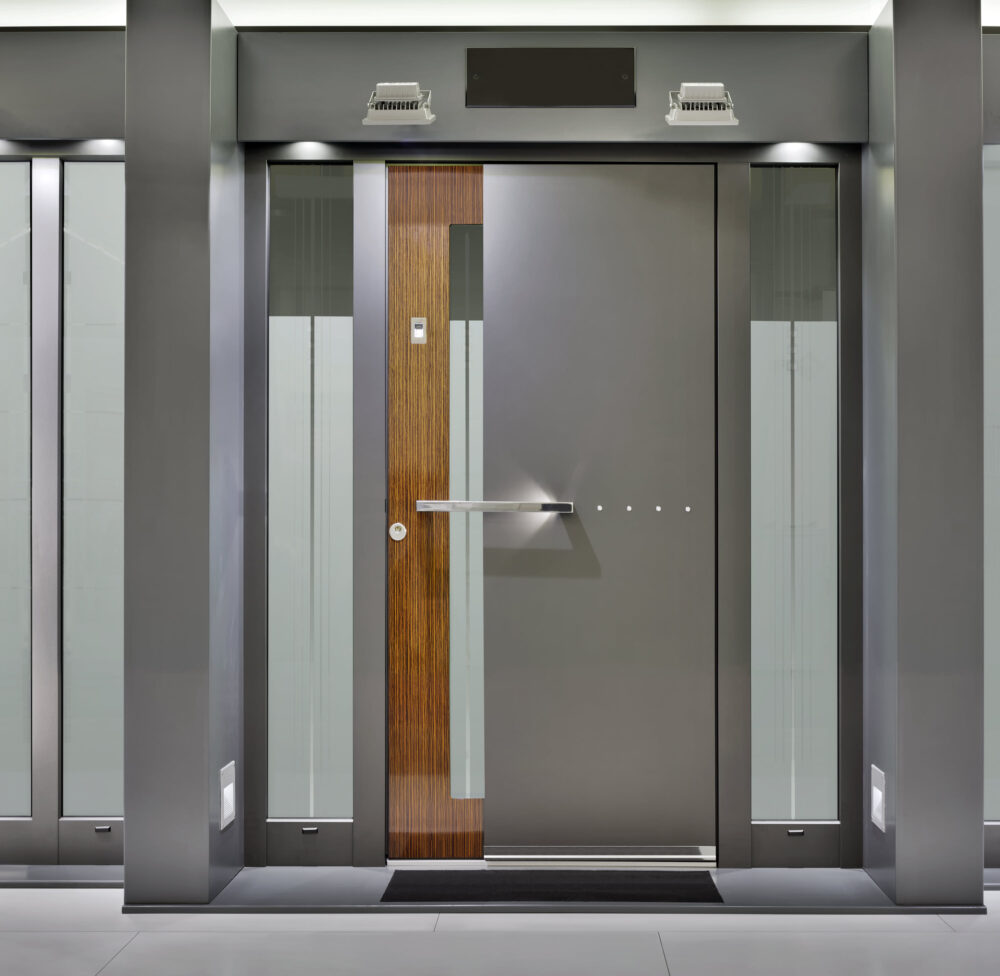 Puerta acorazada de aluminio: lo que realmente importa antes de comprar Puerta acorazada de aluminio: lo que realmente importa antes de comprar